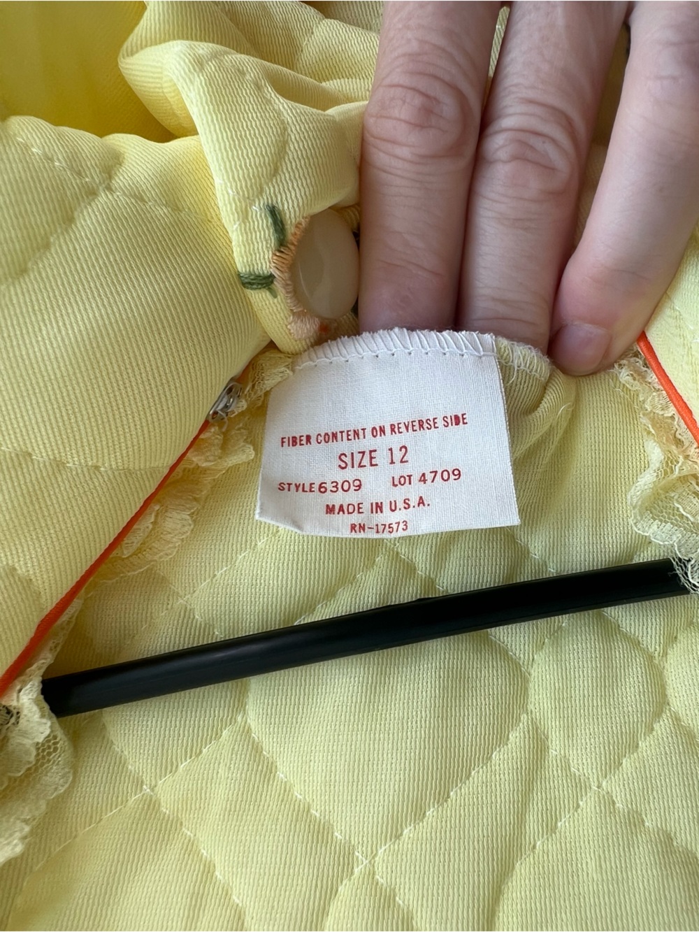 Vintage 1960s Yellow Floral Robe Housecoat NWT S.Klein tag 12 - Picture 3 of 6